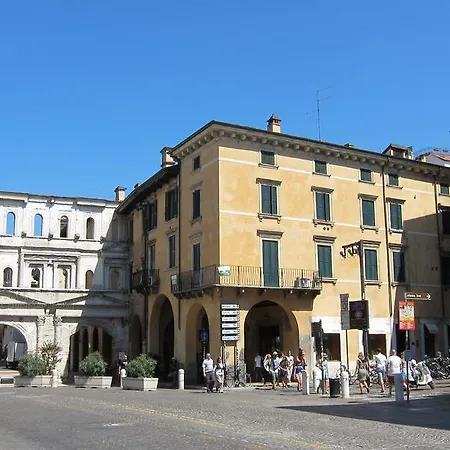 Porta Iovia * Verona